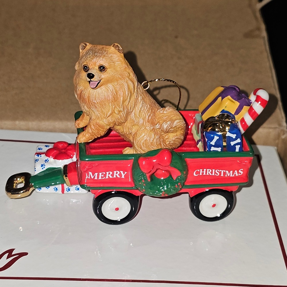 New 2011 Danbury Mint A Wagginโ Holiday Pomeranian Christmas Ornament